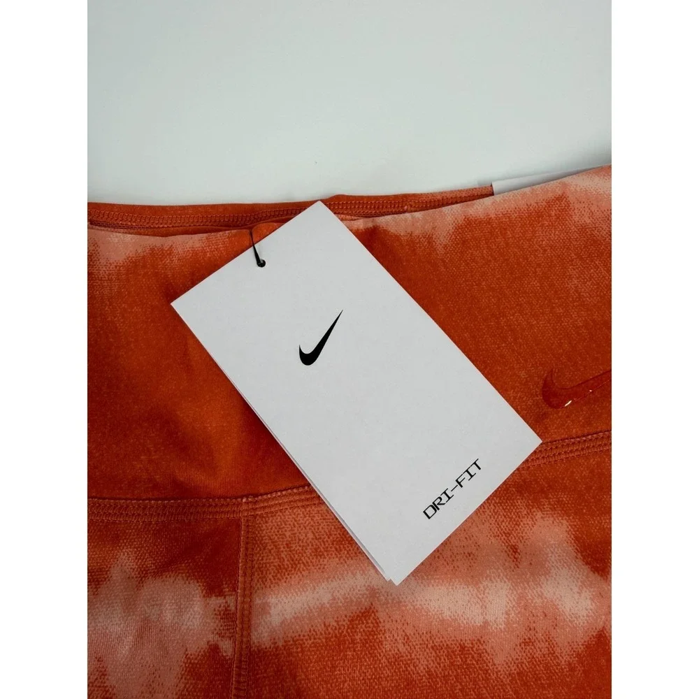 Nike Women's One Luxe‎ 7